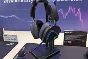 Asus' new gaming headset lets you frag noobs and call mom at the same time